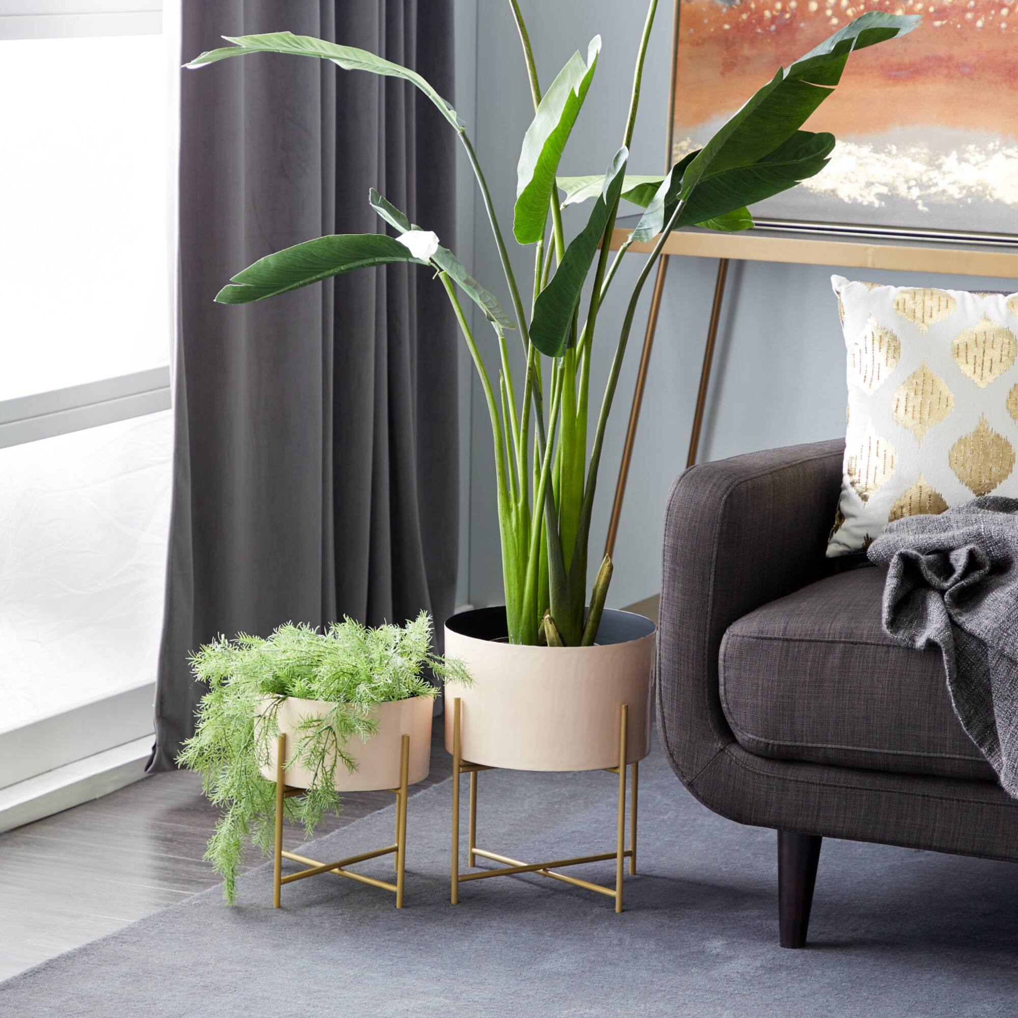 White Metal Contemporary Planter with Gold Legs Set